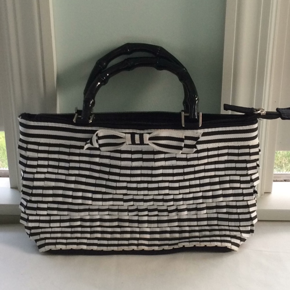 Hand bag